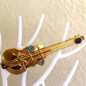 Vintage 60s Gold Toned Broach Semi Precious Stones